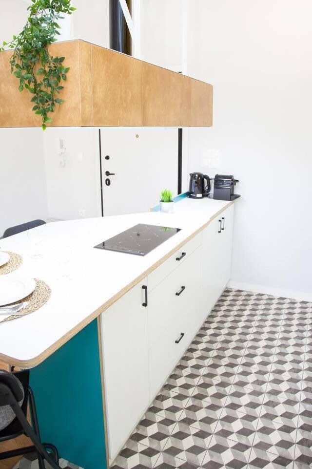 Fully Renovated, Modern Beauty In Central Athens! Bagian luar foto