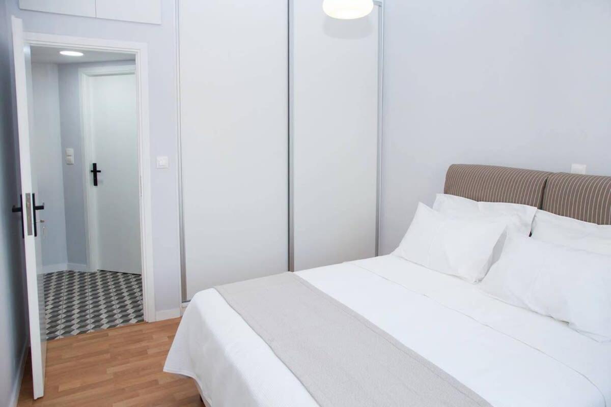 Fully Renovated, Modern Beauty In Central Athens! Bagian luar foto